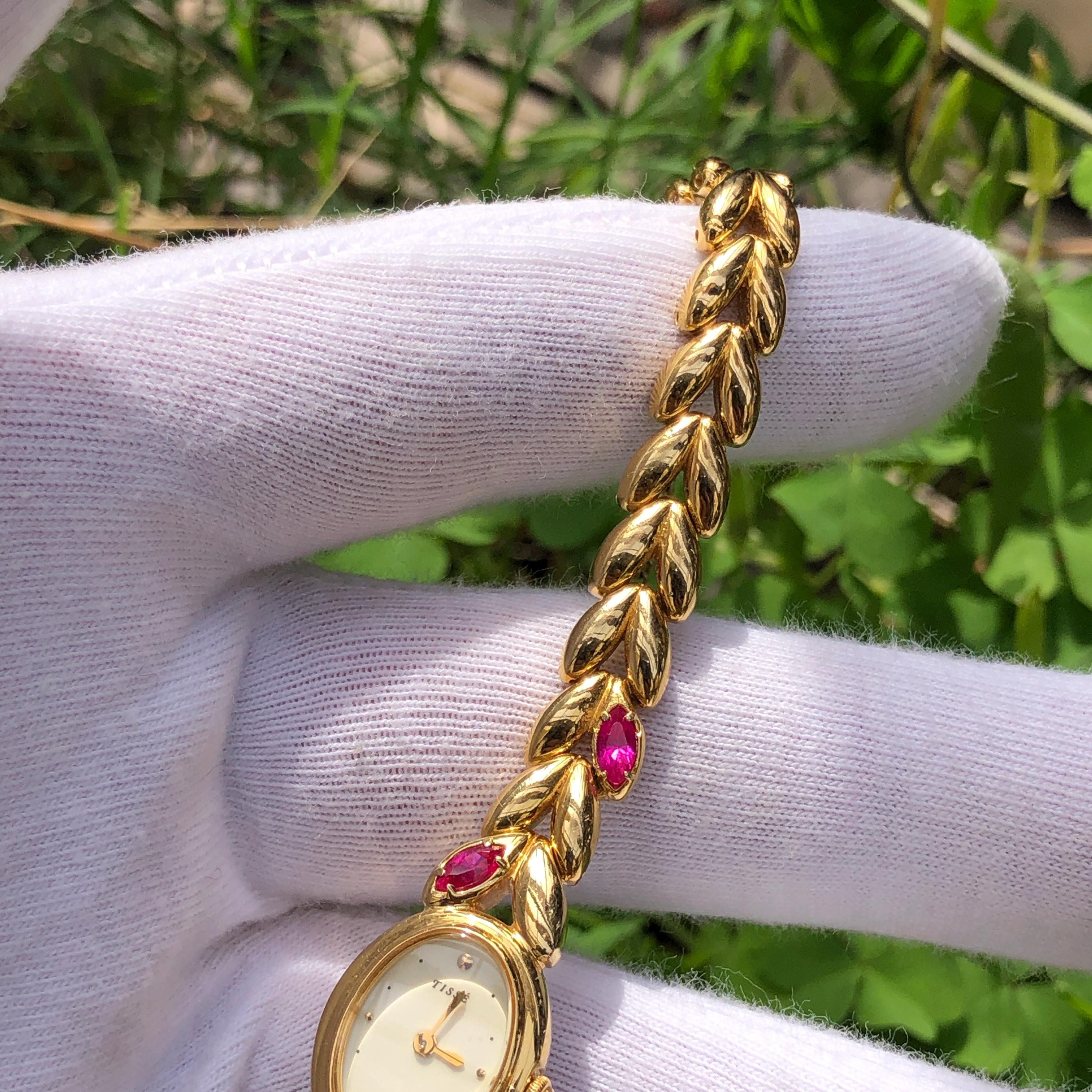 Vintage Seiko TISSE Pink Stone Bracelet Watch - Gold Toned Good