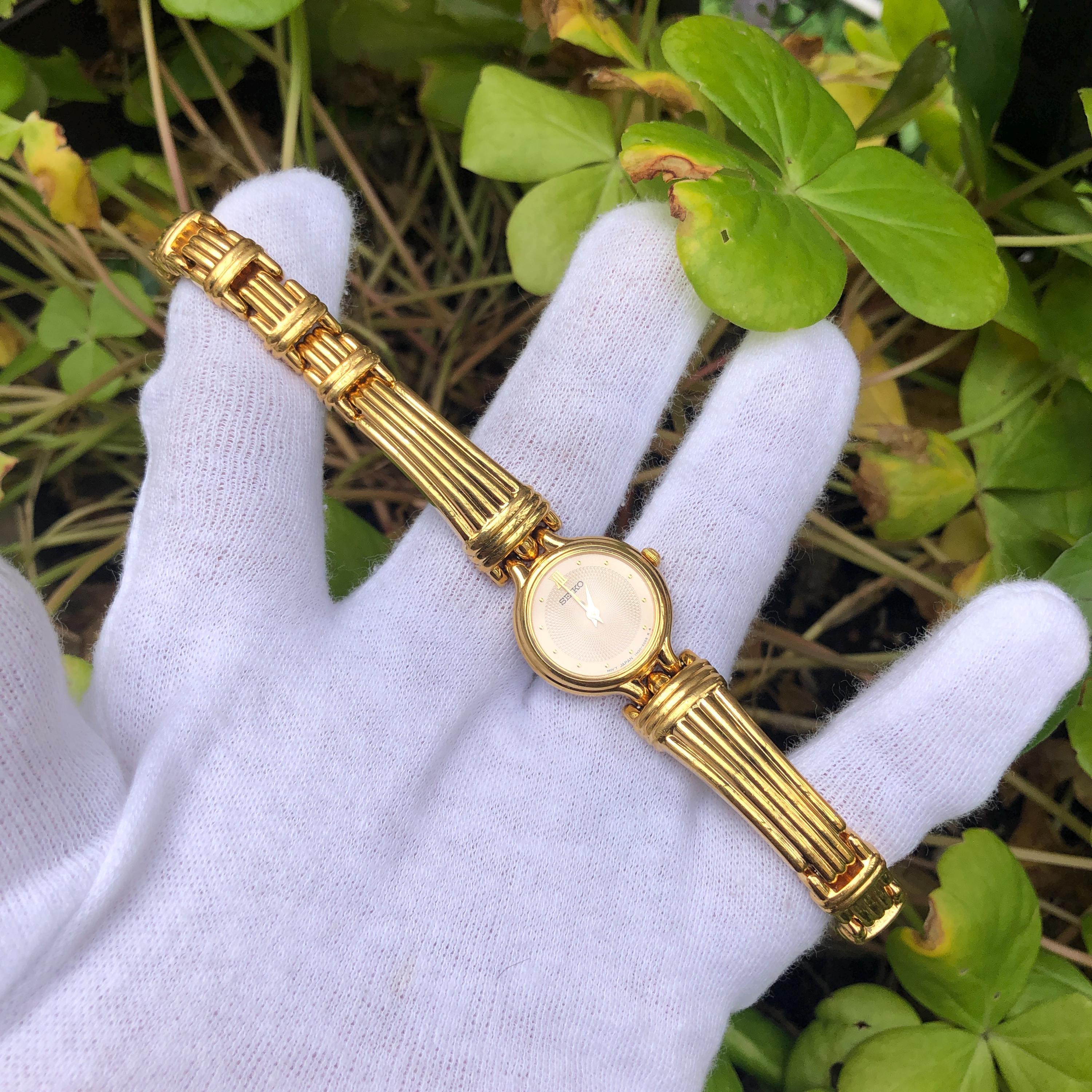 Rare Vintage Seiko Bangle Watch: Gold Tone Antique Design - Etsy display picture 2