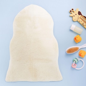 Baby Lambskin Rug | 100% Australian Lambskin, Hypoallergenic, Soft and Natural Comfort for Babies