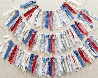 Bunt Stoff-Girlande, Bauernhaus 4. von Juli Dekor, Americana Mantel-Girlande, rot-weiß-blaue Rag Tie Banner, Sommer-Kamin-Dekor