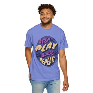 Tekenen Spelen Opdracht herhalen | Op Disney Lorcana geïnspireerd T-shirt | Kleurrijke en leuke typografie | Uniseks T-shirt | Leuk cadeau voor gamers en Disney-fans.