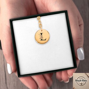 Chaveiro Inicial Floral Personalizado – Chaveiro de Resina com Letra L Personalizada – Presente de Monograma para Ela