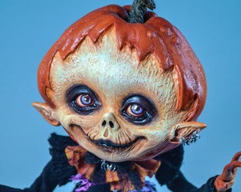Muñeca de arte de calabaza única – Duende gótico de Halloween, escultura de criatura articulada hecha a mano