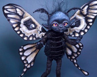Muñeco único de polilla críptido, arte hecho a mano: criatura hada polilla, rarezas y curiosidades.