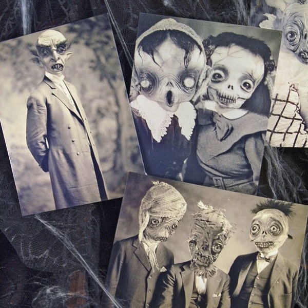 10 % off - enter this at checkout - XMAS11 -Set of 5 original Postcards -Set Halloween