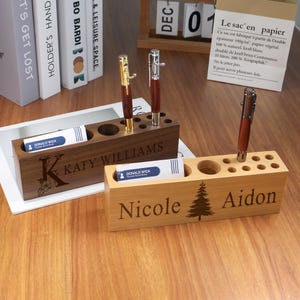 Vatertagsgeschenk, individuelles Holzschreibtischnamenschild, personalisiertes Geschenk, Bürodekor, Visitenkartenhalter, Abschlussfeier oder Geburtstagsgeschenk
