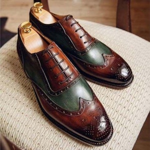 Neue Herrenmode maßgeschneiderte Premium italienische Leder zweifarbige Oxford Wingtip Style Schnürschuh