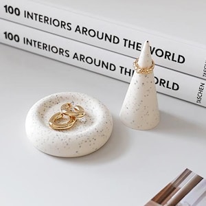 Jewelry tray and ring holder set, Minimalist jewelry dish, Circular jewelry tray, Ring holder, Minimalist ring holder, Housewarming gift set