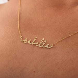 Personalized Gold Name Necklace: Custom Jewelry Gift for Mom