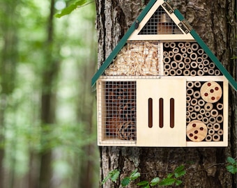 Wooden Bee and Butterfly House, Natural Insect Habitat for Garden, Eco-Friendly Bug Hotel for Pollinators and Ladybugs