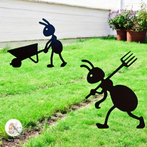 Metal Ant Garden Stake: Funny Yard Art with Tool