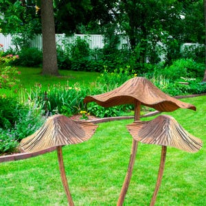 Seta de estacas de metal oxidado retro para jardín, decoración de otoño para exteriores, setas de hierro rústicas para patio, decoración de Halloween para jardín.