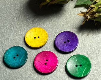 Brightly Coloured Coconut Buttons - Various Sizes in Packs of 5 or 10. Stunning Quality Natural Coconut Buttons.