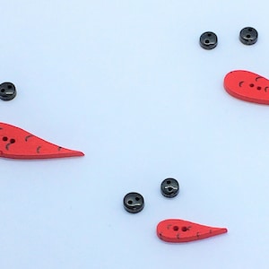 Sneeuwpop "Wortel" houten knoopneuzen en hars zwarte knoopogen x 12 sets. Kerstkaarten, naaiprojecten, cadeaudecoraties,