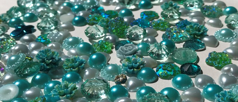 150 x Sparkling Flatbacks, Buttons and Embellishments. Ideal for cardmaking, scrapbooking, wedding stationary, table scatters Many colours Aquamarine