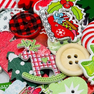 Mix kerstknopen - feestelijke kerstknopen, houten kwaliteitsknoppen x 100. Kerstman, kerstbomen, sterren, Rudolph, zuurstok, bellen