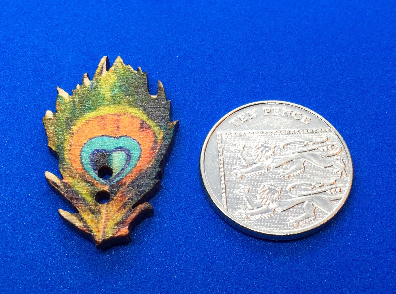 Beautiful Peacock Feather Wooden Sewing Buttons Vibrant - Etsy
