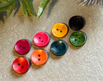 15mm Rainbow Coloured Wooden Buttons. 8 x 15mm Rustic Wooden Design Buttons.