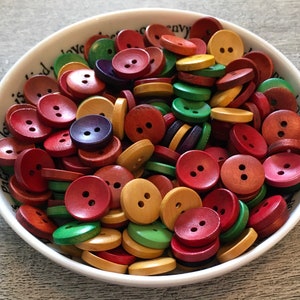 Vintage Colours Mixed Buttons x 20. Buttons for cards, crafting, sewing and knitting Autumnal crafts and primitive crafting.