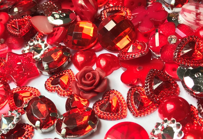150 x Sparkling Flatbacks, Buttons and Embellishments. Ideal for cardmaking, scrapbooking, wedding stationary, table scatters Many colours Romantic Ruby Red