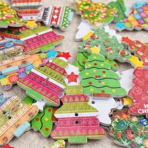 Patterned Wooden Christmas Tree Buttons, Festive Crafting (10 Pack)