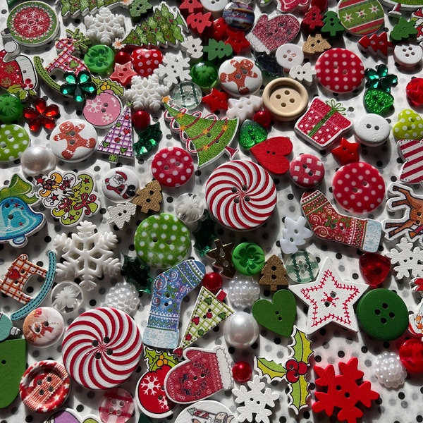 CHRISTMAS BUTTONS - 120 x Wooden and Acrylic Festive Christmas Buttons in Red, Green and White