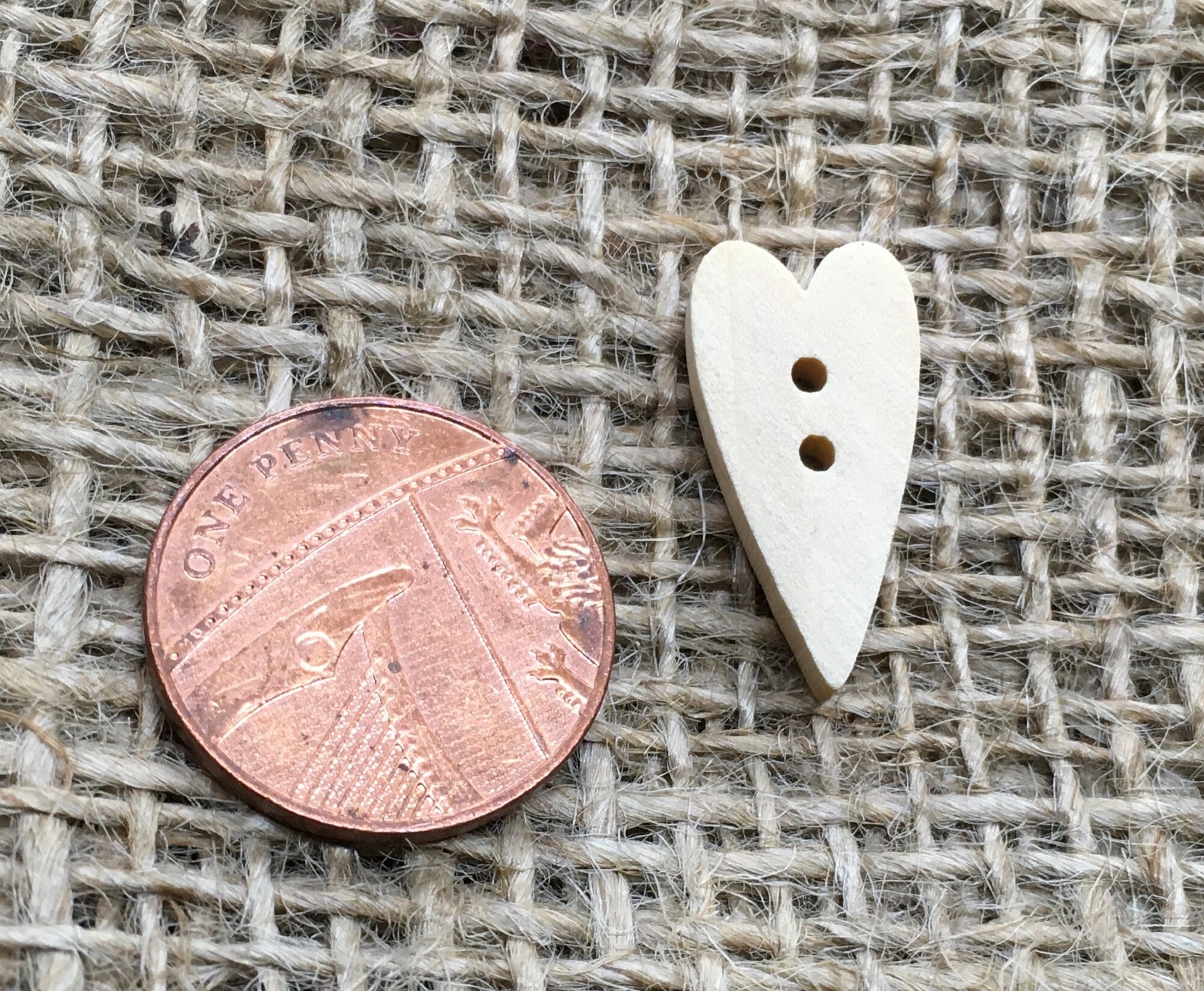 50 prachtige houten knopen, 20 mm, knopen met 2 gaten in 6 verschillende kleuren, willekeurige mix om te naaien, knutselknopen, jasknopen, twee-gatsknopen van hout
