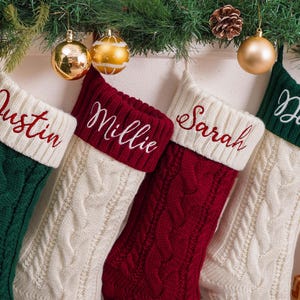 Gepersonaliseerde kerstsokken 2026, aangepaste familiesokken met naam, geborduurde kousen, kerstcadeaus, gebreide kous, decoratie voor feestdagen afbeelding 3