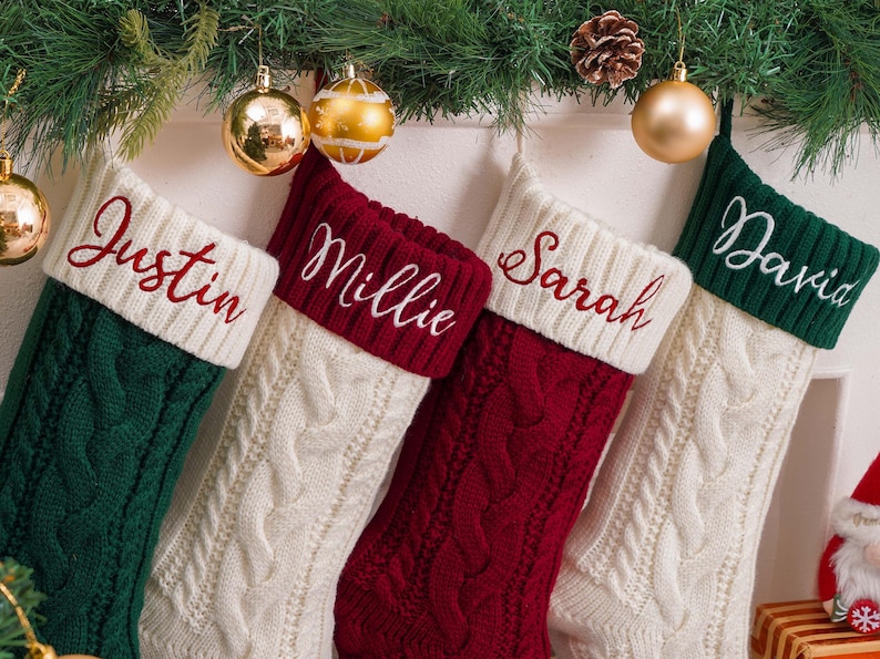 Gepersonaliseerde kerstsokken 2026, aangepaste familiesokken met naam, geborduurde kousen, kerstcadeaus, gebreide kous, decoratie voor feestdagen afbeelding 3