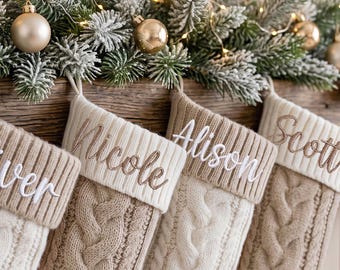 Personalisierte Weihnachtsstrümpfe 2026, Individuell gestaltete Familienstrümpfe mit Namen, Weihnachtsgeschenke, Bestickte Strickstrümpfe, Festtagsdekoration