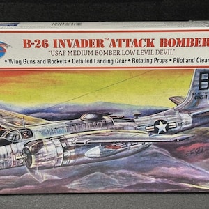 Atlantis b-26 invader attack bomber 1:67 scale plastic model kit m195