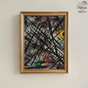 Puede incluir: Impresión artística abstracta en un marco dorado. La obra presenta líneas negras que se cruzan sobre un fondo colorido con tonos de morado, verde, amarillo y rojo. La impresión es de Palaria Store Prints.