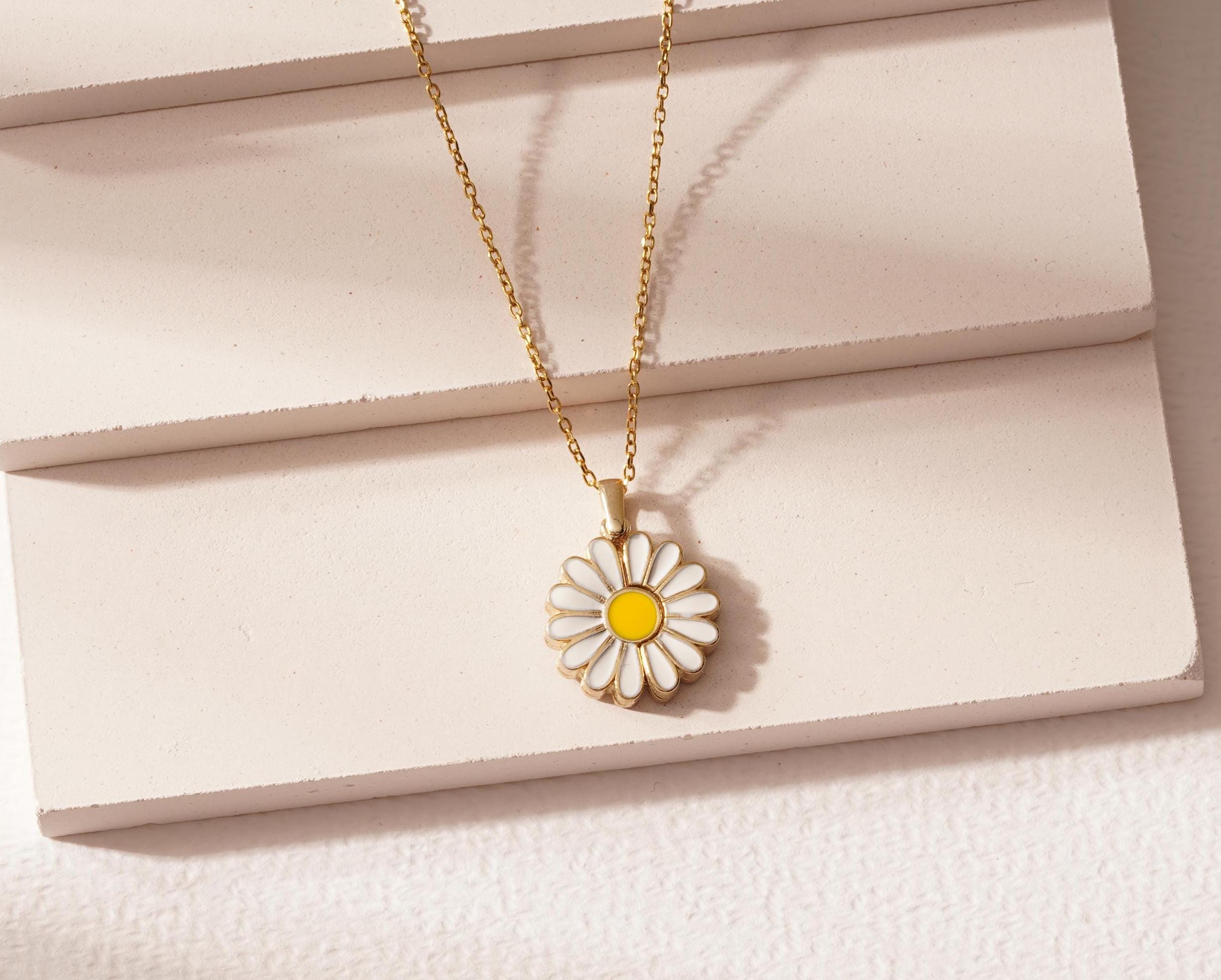 Daisy Necklace - Etsy