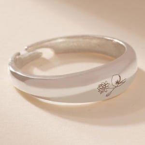 Sterling Silver Engraved Birth Flower Ring: Custom Minimalist Jewelry