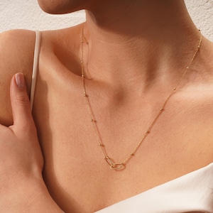 Linked Pendant Necklace, Personalized Interlocking Necklace, Mother's Day Gifts, Minimalist Linked Necklace, Chain Link Pendant Necklace,