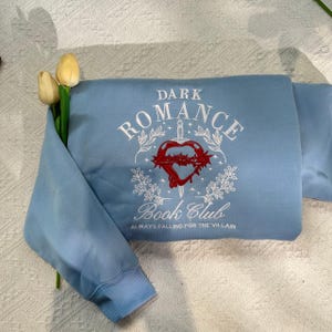 Bluza z haftem Dark Romance Book Club – Always Falling for the Villain