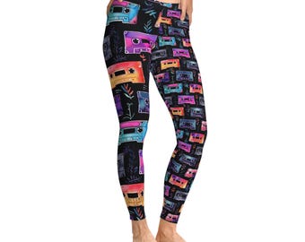 Legginsy w stylu retro: modna odzież aktywna inspirowana muzyką do jogi, biegania i festiwali