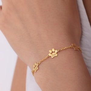 Custom Paw Print Bracelet: Engraved Pet Memorial Jewelry