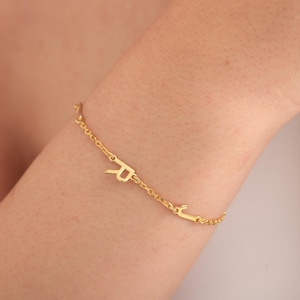 Pulseira de letras personalizada para mulheres Pulseira de pedra de nascimento e nome personalizada Pulseira inicial da família Pulseira de letras personalizadas Presente de Natal para ela
