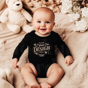 Mockup di body a maniche lunghe Black Rabbit Skins 4411 / Tutina per neonati Cozy Neutral Aesthetic Baby Mock / Mockup di abbigliamento per bambini JPG di alta qualità