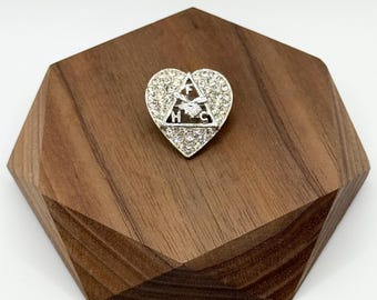 Vintage Ladies Auxiliary VFW Gold Tone Brooch Pin