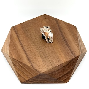 3/4” Enameled Bull Elk Lapel/Pin
