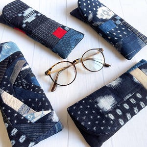 Indigo japonais, Aizome, tissu vintage, étui à lunettes, rembourré doux, étui à lunettes de lecture, étui à lunettes souple, support à lunettes en tissu,
