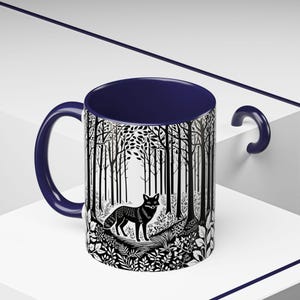 キツネのリノプリント フォレストコア セラミック コーヒーマグ | キツネグッズ | 動物好きへのギフト | 自然好きへのギフト | コーヒー好きへのギフト | コテージコア ギフト Navy