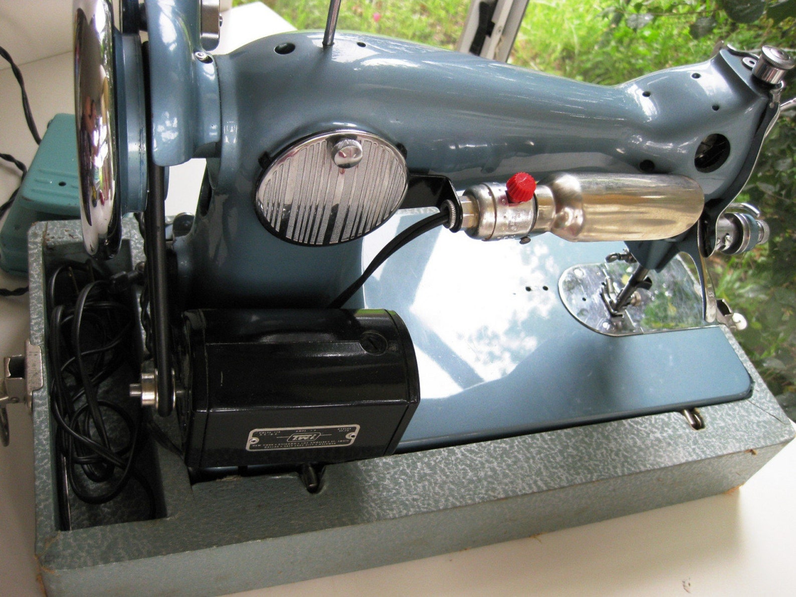 Vintage Metallic Blue Fleetwood Deluxe 195 Sewing Machine Etsy