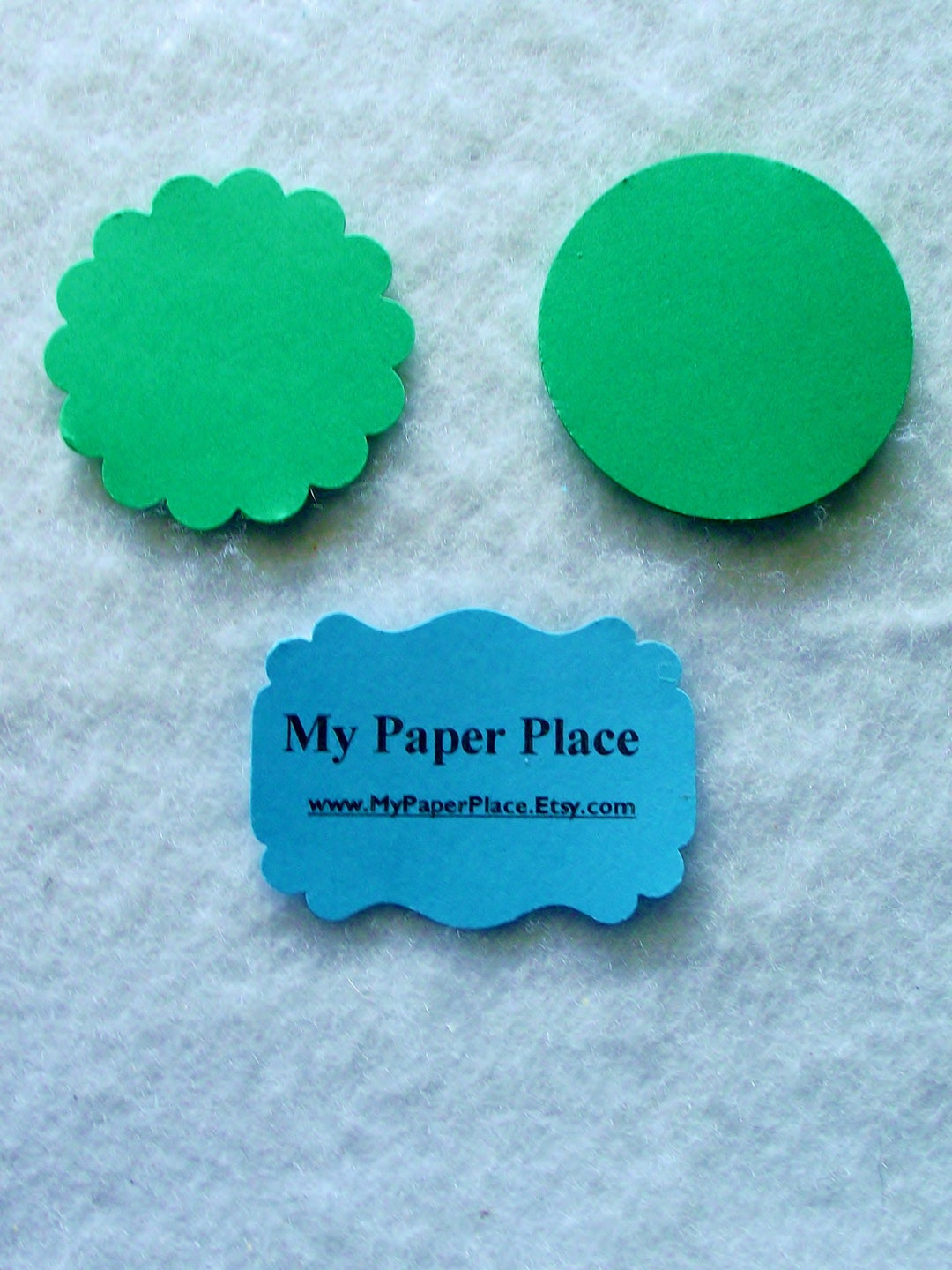 50 2 GREEN CARDSTOCK CIRCLES Plain or Scalloped Edge Free Secondary