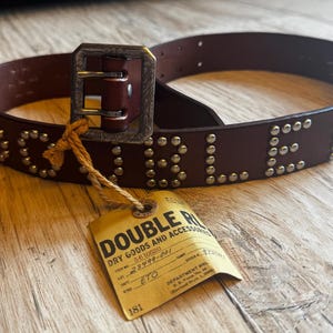 Seltene doppelte RRL-Logo-Stickerei mit silberfarbenen Nieten. Vintage-Western-Gürtelschnalle aus juwelenbraunem Leder mit Nieten, hergestellt in Italien, Größe 36, neu.