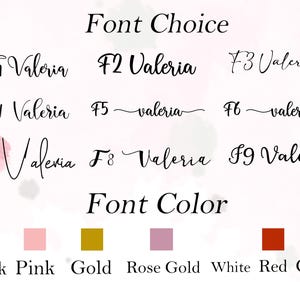 K&ouml;nnte beinhalten: Bild mit Schriftartauswahl, betitelt mit "Font Choice" und "Font Color". Neun Schriftarten im Stil "Valeria" werden gezeigt. Farboptionen umfassen Schwarz, Pink, Gold, Ros&eacute;gold, Wei&szlig;, Rot und Gr&uuml;n.