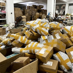 Boîte de retour mystère aléatoire | Coffret cadeau de retour | Boîte mystère respectueuse de l'environnement, toute nouvelle liquidation scellée, emballage aléatoire, retour mai