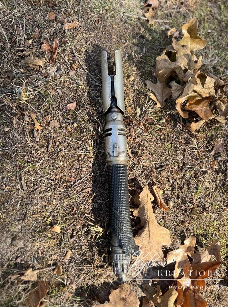 カル・ケスティス・ライトセーバー・ヒルト (ジェダイ：フォールン